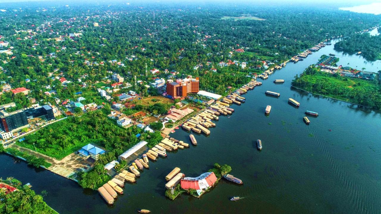Ramada By Wyndham Alleppey Alappuzha Zewnętrze zdjęcie