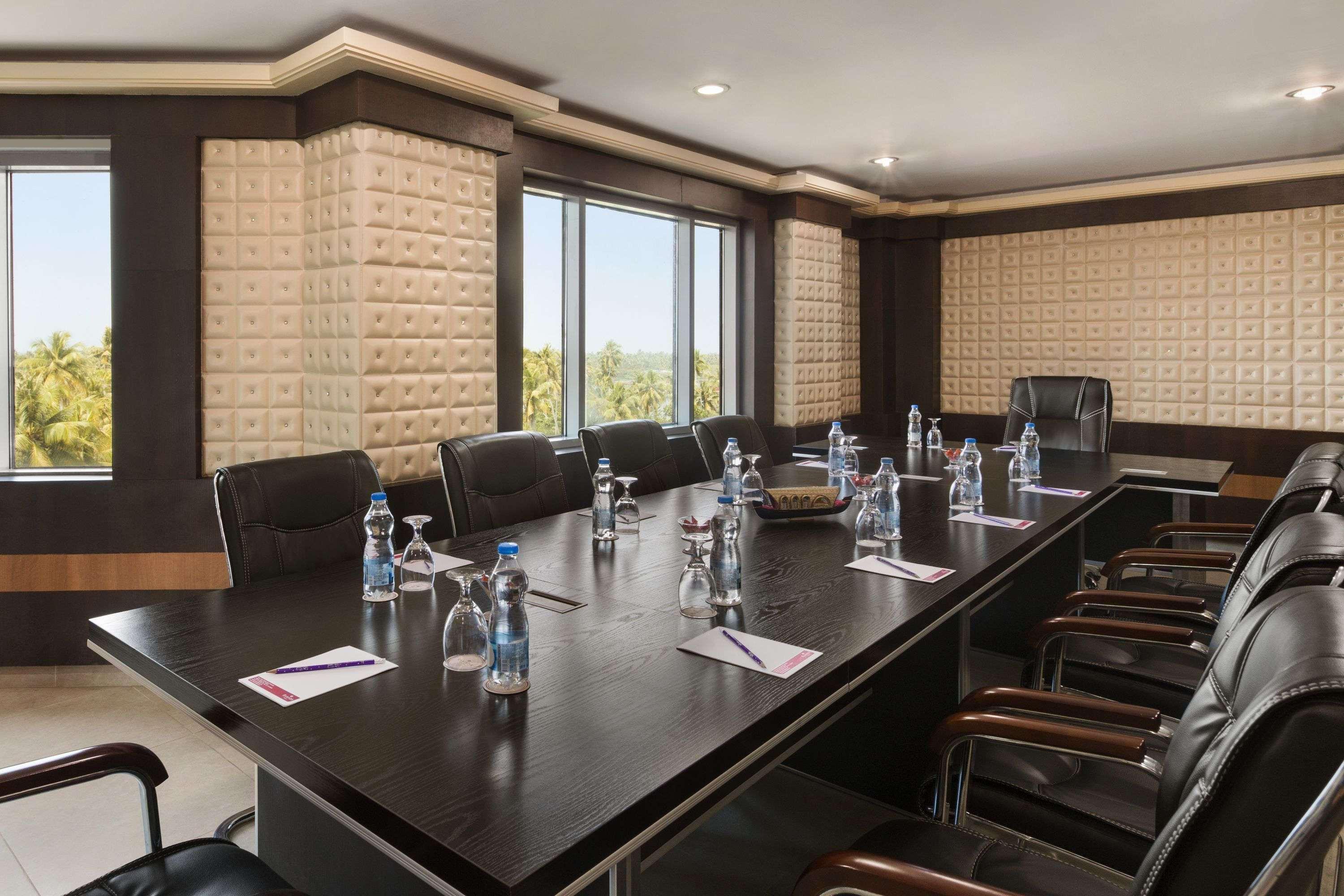 Ramada By Wyndham Alleppey Alappuzha Zewnętrze zdjęcie